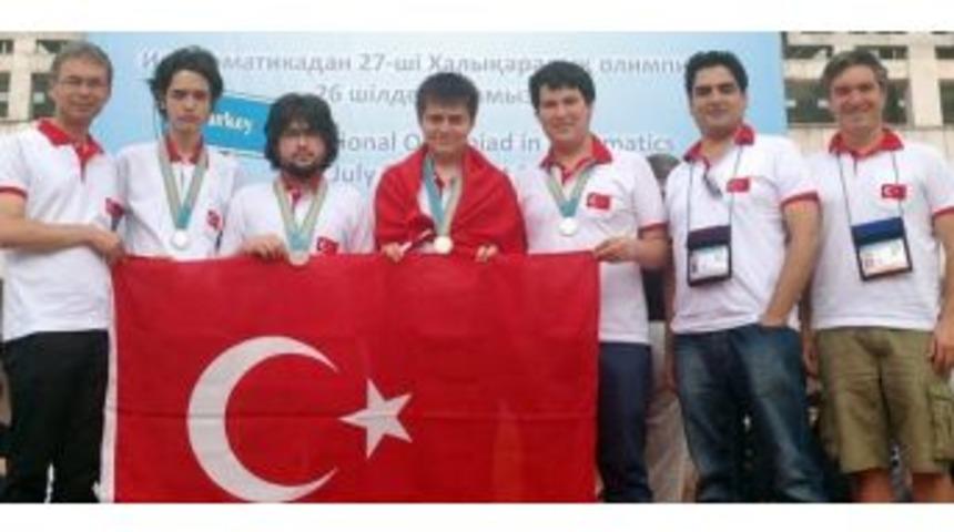 27. Uluslararası Bilgisayar Olimpiyatı&rsquo;nda T&uuml;rkiye 4&rsquo;te 4 Yaptı