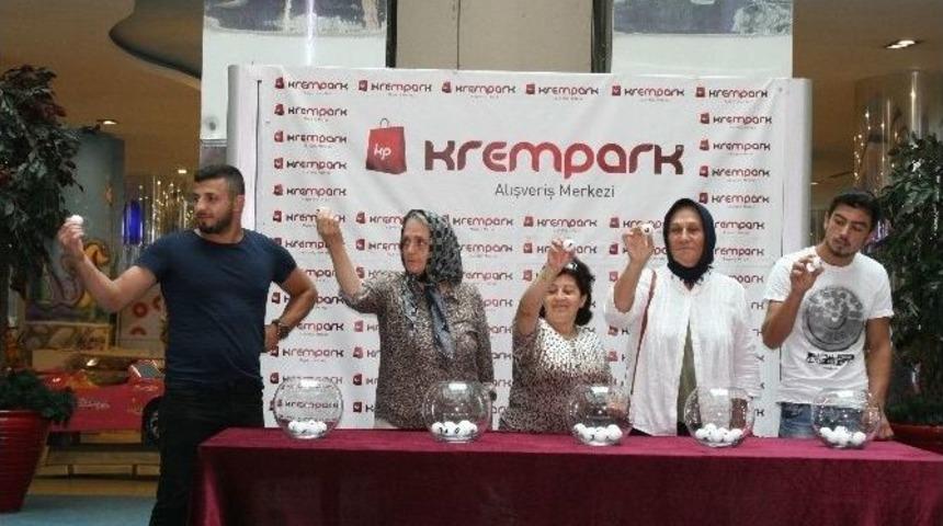 Krempark Avm&rsquo;den Otomobil Kazanan Şanslı Kişi Belirlendi