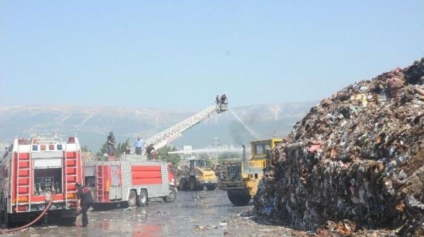 Yangında 10 Bin Ton Atık Kağıt K&uuml;l Oldu