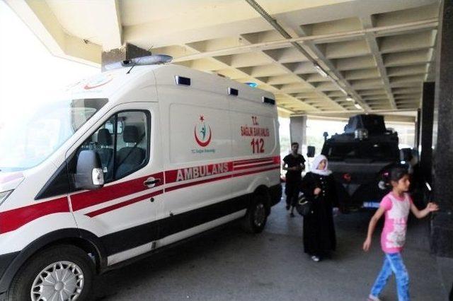 &Ccedil;ocukların &Ccedil;&ouml;pte Buldukları Cisim Patladı: 2 Yaralı 1