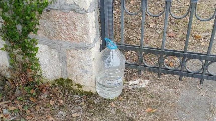 Eşini Beklerken Otomobil &Ccedil;arpan Kadın &Ouml;ld&uuml;