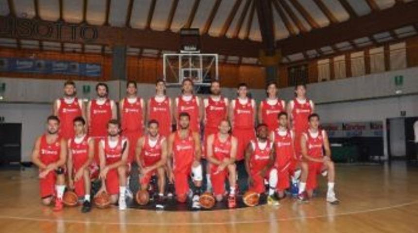 12 Dev Adam Sahne Alıyor