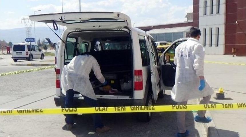 Erzincan&rsquo;da Bir Askerin Silahı Ateş Aldı