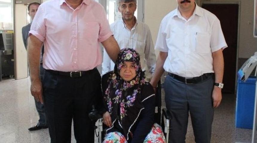 Engelli Kadın Ak&uuml;l&uuml; Aracına Kavuştu