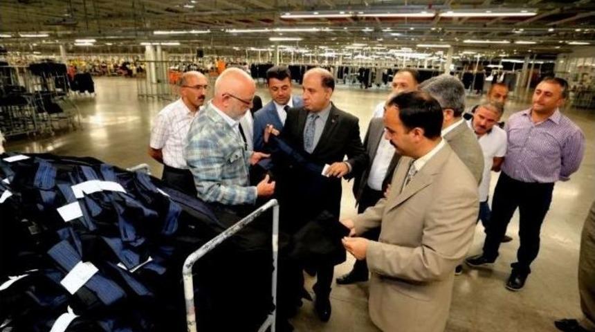 Vali &Ccedil;omaktekin&rsquo;den Tekstil Fabrikasında İnceleme