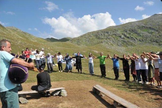 Road Project Protesters Searched By Authorities In Northern Turkey