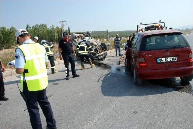 Didim-akbük Yolunda Trafik Kazası; 3 Yaralı