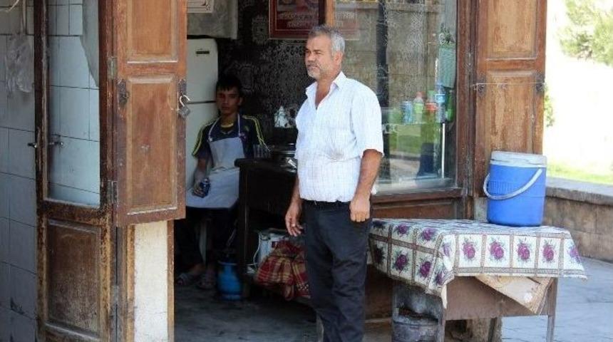 Esnaf D&ouml;rt G&ouml;zle H&uuml;k&uuml;metin Kurulmasını Bekliyor