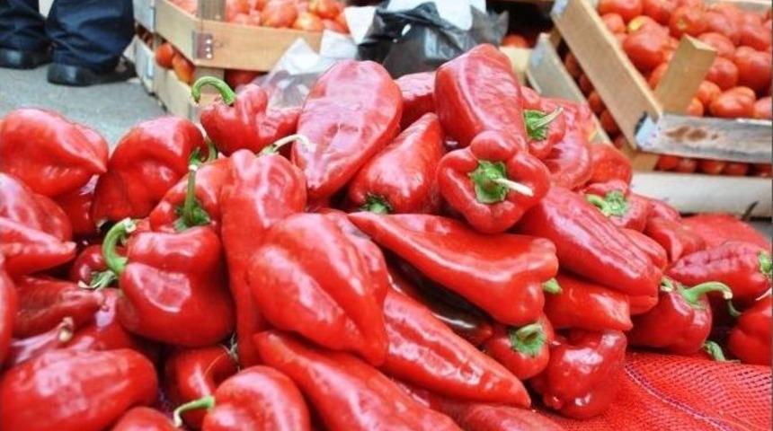 &Ouml;demiş&rsquo;te Sal&ccedil;alık Biber Ve Domatesler Satışa &Ccedil;ıktı