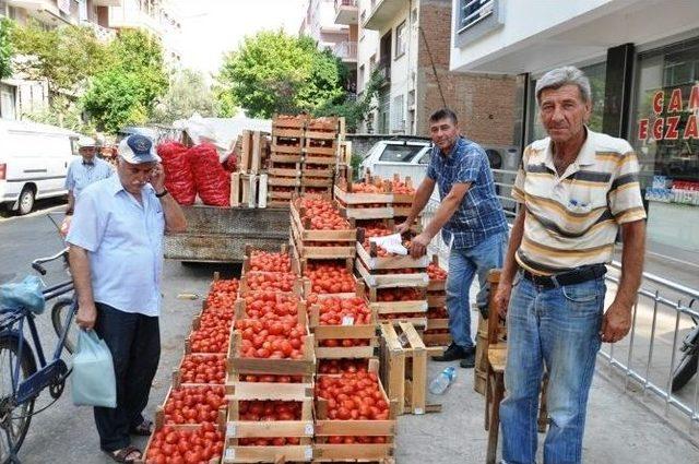 Ödemiş’te Salçalık Biber Ve Domatesler Satışa Çıktı