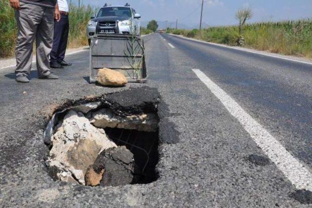 Karayolundaki Göçük Tehlike Yarattı