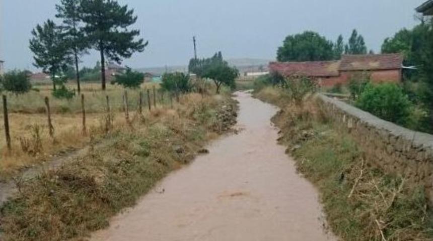 İhsaniye&rsquo;de Yaşanan Sel Baskını