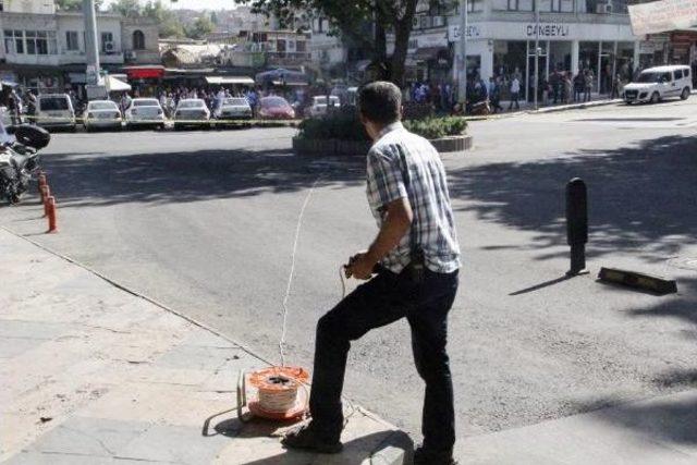 Şanlıurfa’Da Fünye Ile Patlatılan Şüpheli Paket Boş Çıktı