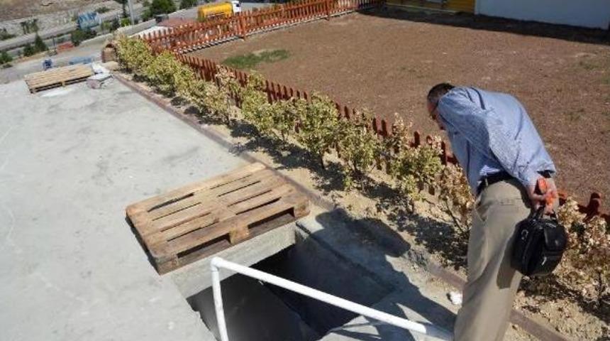 Ev Almak Istediği Sitede Kuyuya D&uuml;şerek Yaralandı