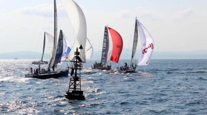 Bozcaada-Bodrum Etabı Yat Yarışı Başladı