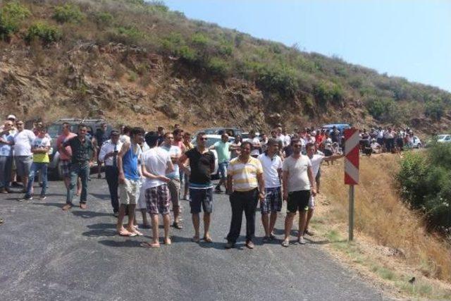 Otomobil Tır'a Çarptı, 17 Kilometre Araç Kuyruğu Oluştu