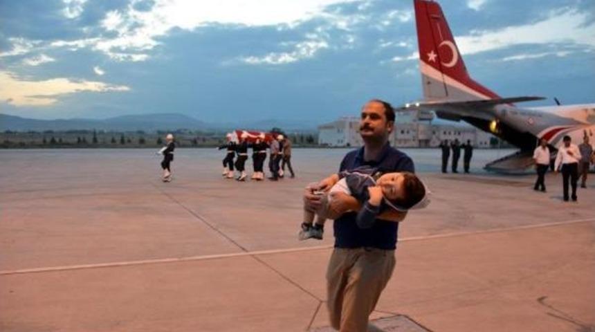 Şehit Polis M&uuml;d&uuml;r&uuml; Beyazıt &Ccedil;eken'in Cenazesi Konya'da