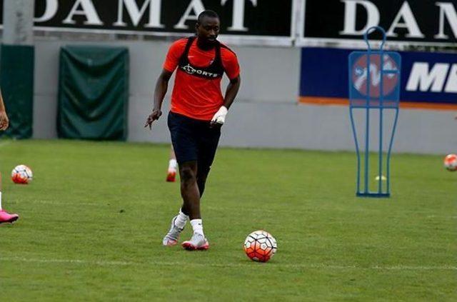 Trabzonspor'da N'doye Ilk Antrenmanına Çıktı