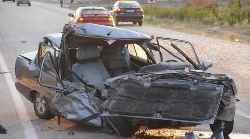 Hurdaya D&ouml;nen Otomobilden Sağ &Ccedil;ıktı