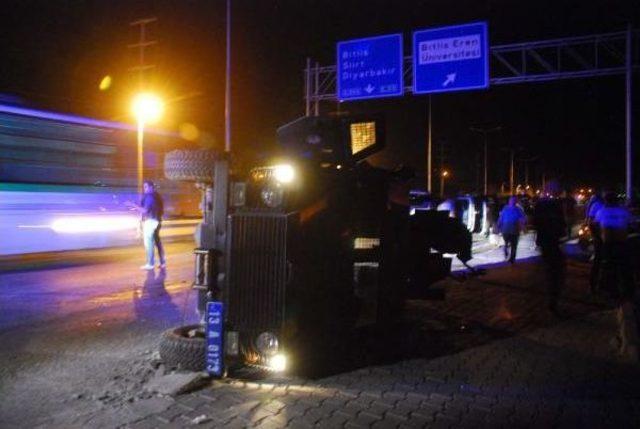 Bitlis'te Polis Noktasına Saldırı Düzenlendi, Bölgeye Giden Polis Aracı Kaza Yaptı: 2'si Polis 3 Yaralı