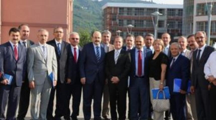 Ne&uuml; Rekt&ouml;r&uuml; Kılı&ccedil;, &lsquo;b&ouml;lgesel Gelişmede &Uuml;niversitelerin Rol&uuml;&rsquo; Toplantısına Katıldı