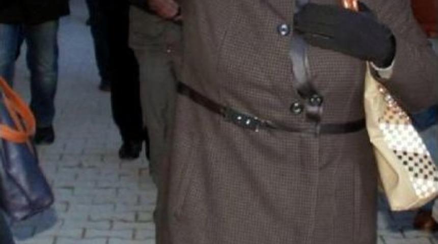 Hani Belediye Eşbaşkanı Dbp'li Nevin Oktay, Kendisini Bı&ccedil;aklayan Babasından Şikayet&ccedil;i Olmadı