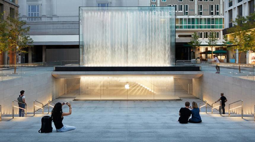 Yeni Apple Store cam tasarımıyla b&uuml;y&uuml;ledi