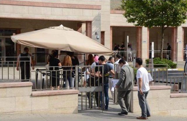 Abd Başkonsolosluğu’Na Gelenler Didik Didik Aranıyor