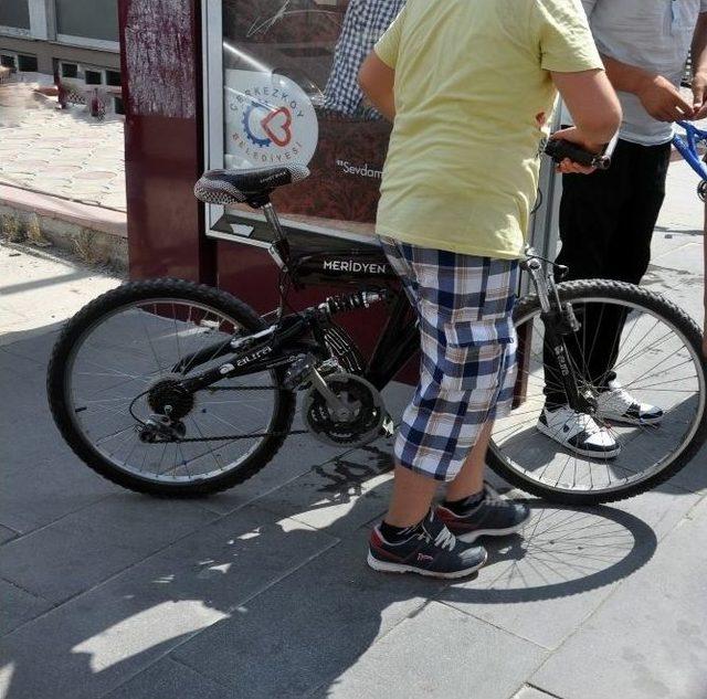 Tekirdağ’da Otomobilin Çarptığı Çocuk Yaralandı