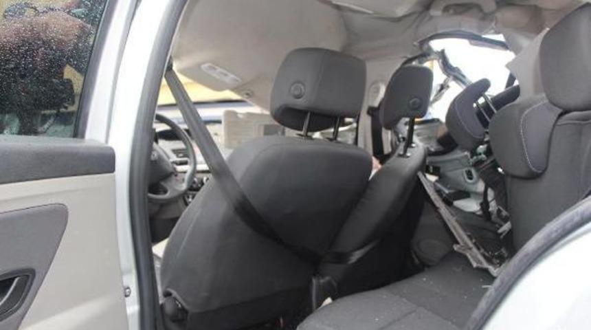 Emniyet Kemerini &Ouml;nden Ge&ccedil;irmeyip Arkadan Bağlayınca &Ouml;ld&uuml;