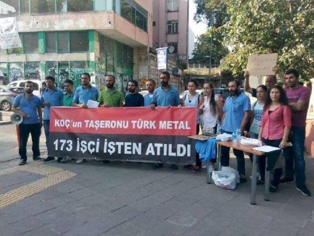 Gebze'de Işten Çıkarılan Işçiler Için Eylem