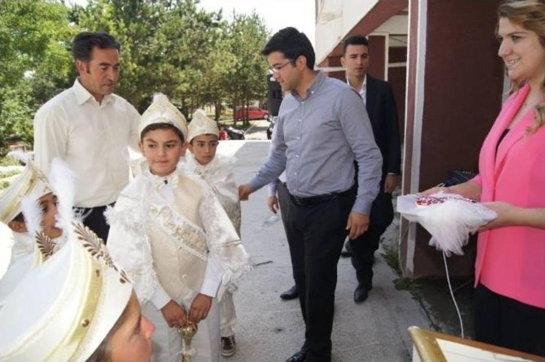 Arpa&ccedil;ay Da Toplu S&uuml;nnet Coşkusu