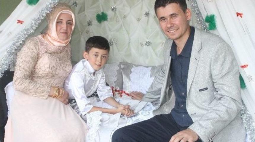 (özel Haber) Osmanlı Köyünde 7 Yüz Yıllık Sünnet Düğünü