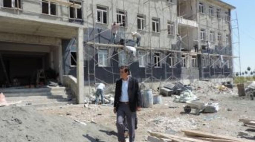 Kaymakam Topsakaloğlu Okul İnşaatlarını Denetledi