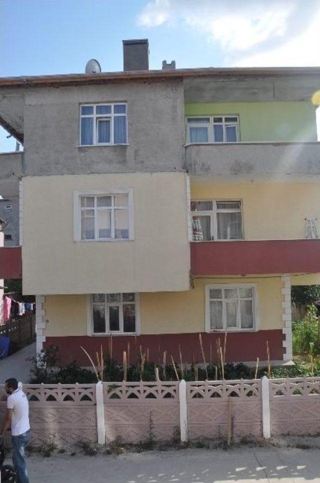 Tekirdağ&rsquo;da Apartmanın Zemin Katına Kurulan Baz İstasyonuna Tepki 2