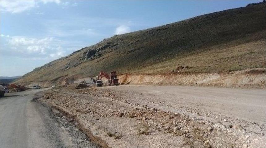Niğde-&ccedil;iftlik Yolu İnşaatı Hızla Devam Ediyor