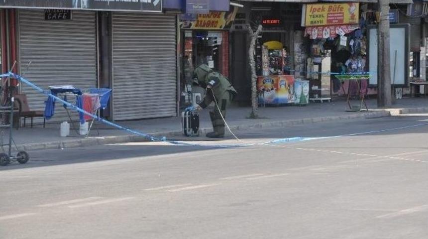 İzmir&rsquo;de Sahipsiz Valiz Bomba Paniğine Neden Oldu