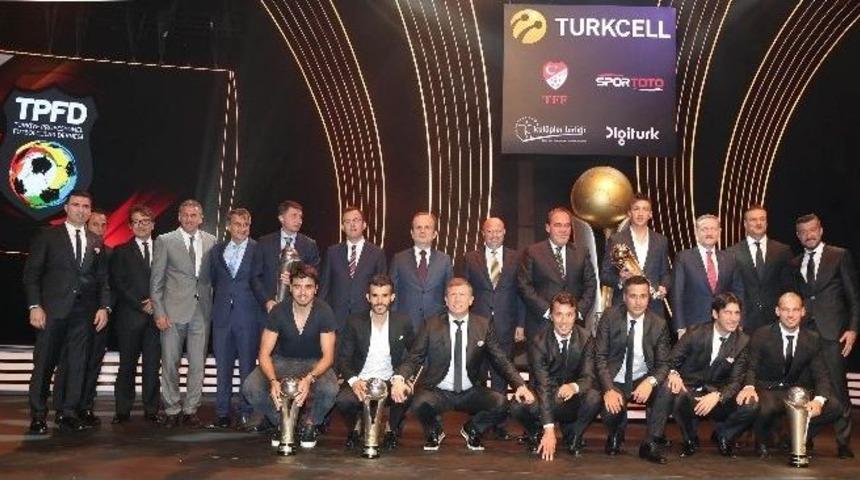 T&uuml;rkiye Profesyonel Futbolcular Derneği &Ouml;d&uuml;lleri Sahiplerini Buldu