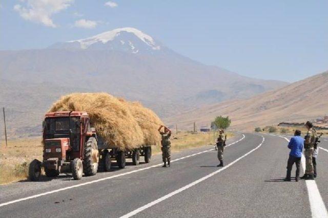 Doğubayazıt- Iğdır Karayolu &Ccedil;atışma Nedeniyle Kapandı (2) 3