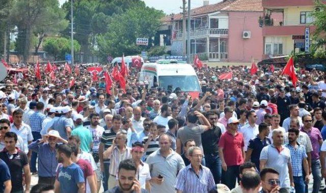 Denizli Şehidini Alkışlar Ve Gözyaşlarıyla Uğurladı