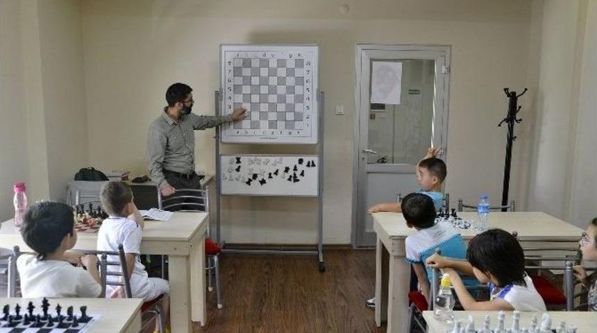 Tepebaşı&rsquo;nda Yaz Okulları S&uuml;r&uuml;yor