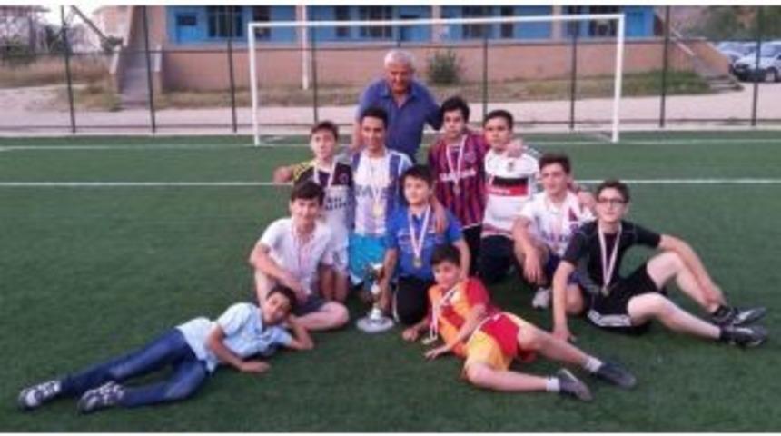 &Ccedil;er&ccedil;iler Gen&ccedil;lik Şampyon