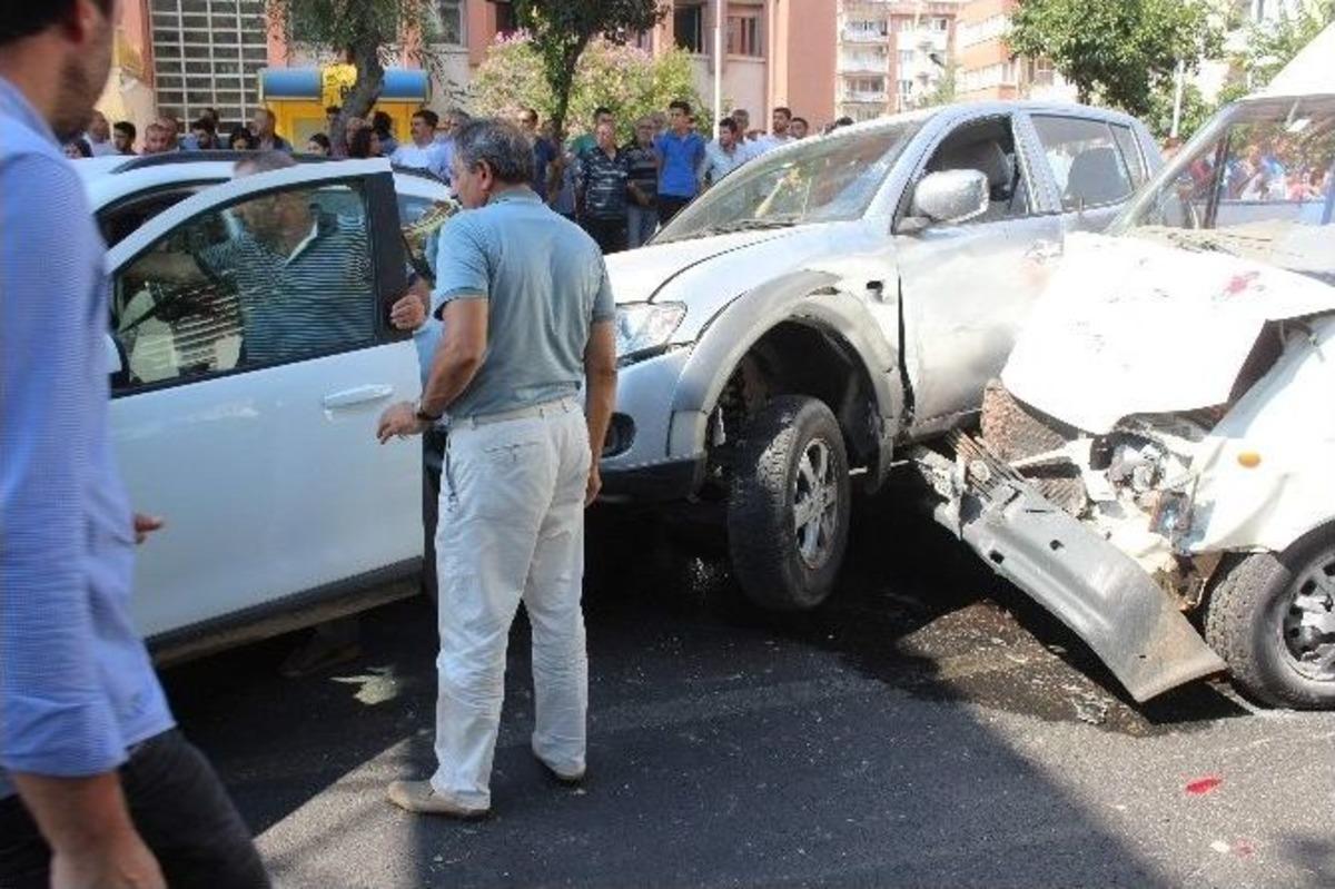 Ara&ccedil;lar Birbirine Girdi Karayolu Savaş Alanına D&ouml;nd&uuml;