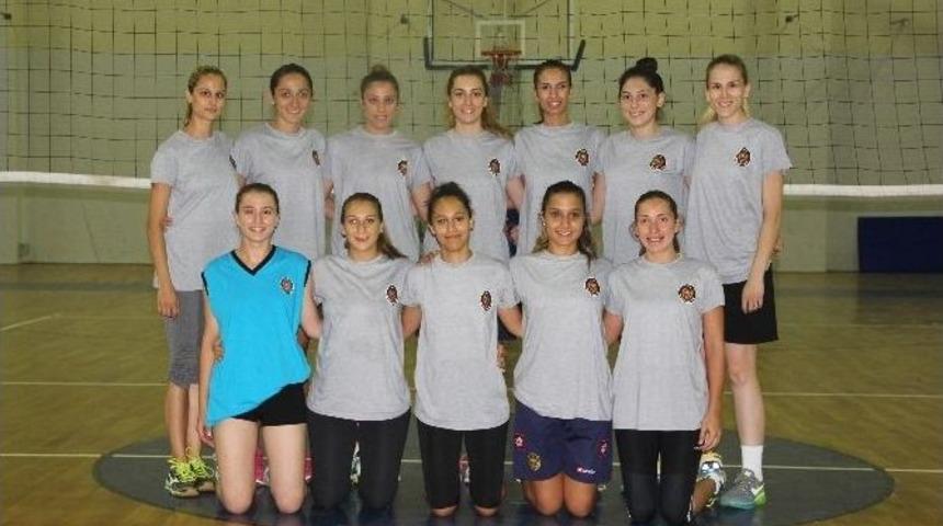 Polisg&uuml;c&uuml; Bayan Voleybol Takımı Sezonu A&ccedil;tı