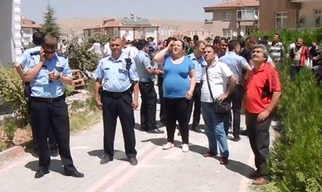 Elazığ’da 7 Katlı Binanın Çatısı Tamamen Yandı