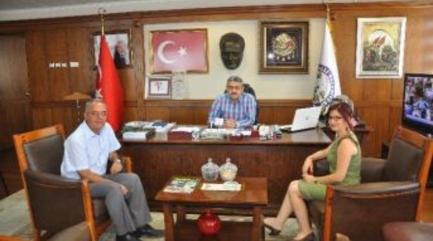 &Ouml;rnek Almak İ&ccedil;in Alzheimer Merkezini Ziyaret Ettiler