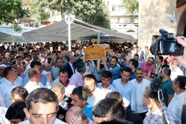 Şanlıurfa Belediye Başkanı Güvenç Annesini Kaybetti (2)