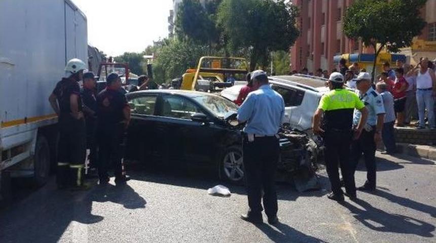 7 Aracın Karıştığı Zincirleme Kazada 10 Kişi Yaralandı