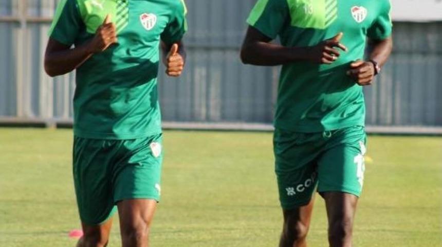 Bursaspor'da Ozan Tufan Antrenmana &Ccedil;ıktı