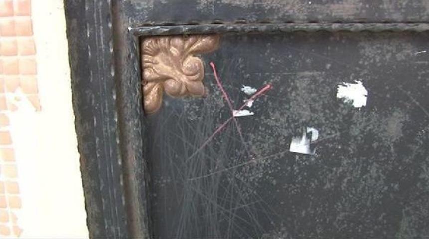 Alevi Associations Protest As Houses Marked With Crosses In &Uuml;sk&uuml;dar